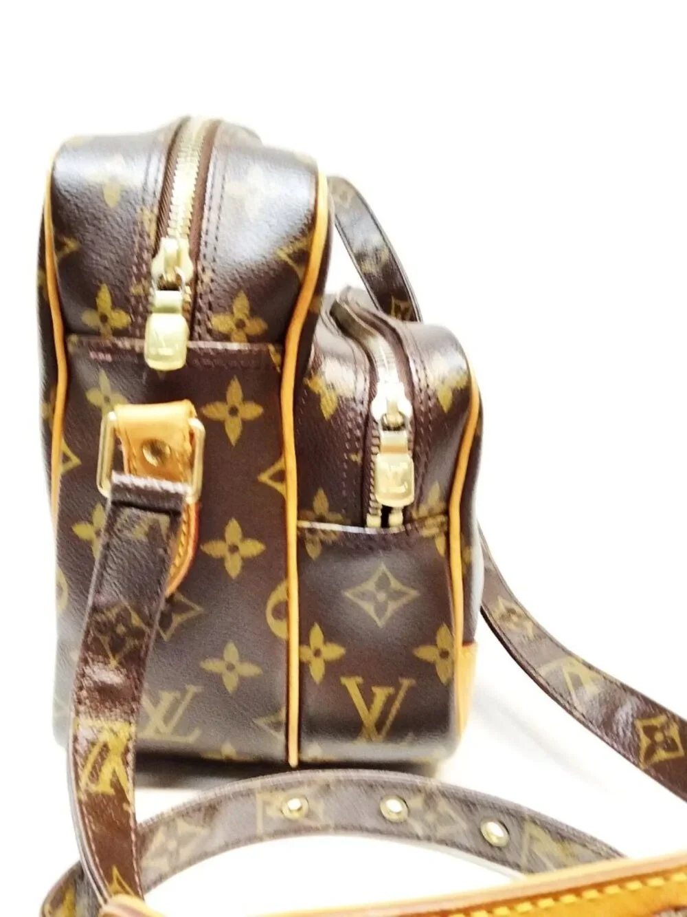 Authentic Louis Vuitton Nile Monogram Crossbody Bag Vintage LV